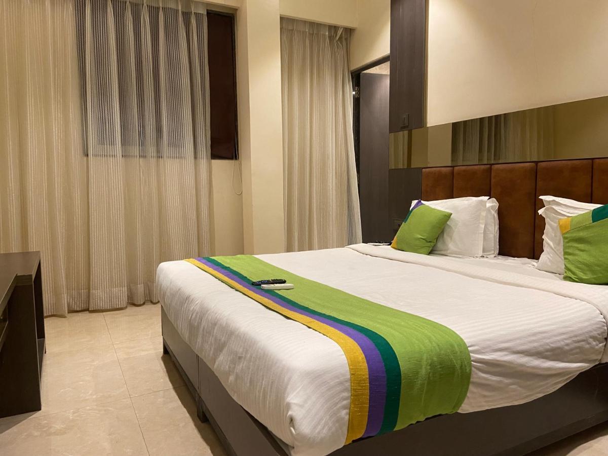 Hotel Oyster Suite Andheri West Мумбаи Экстерьер фото