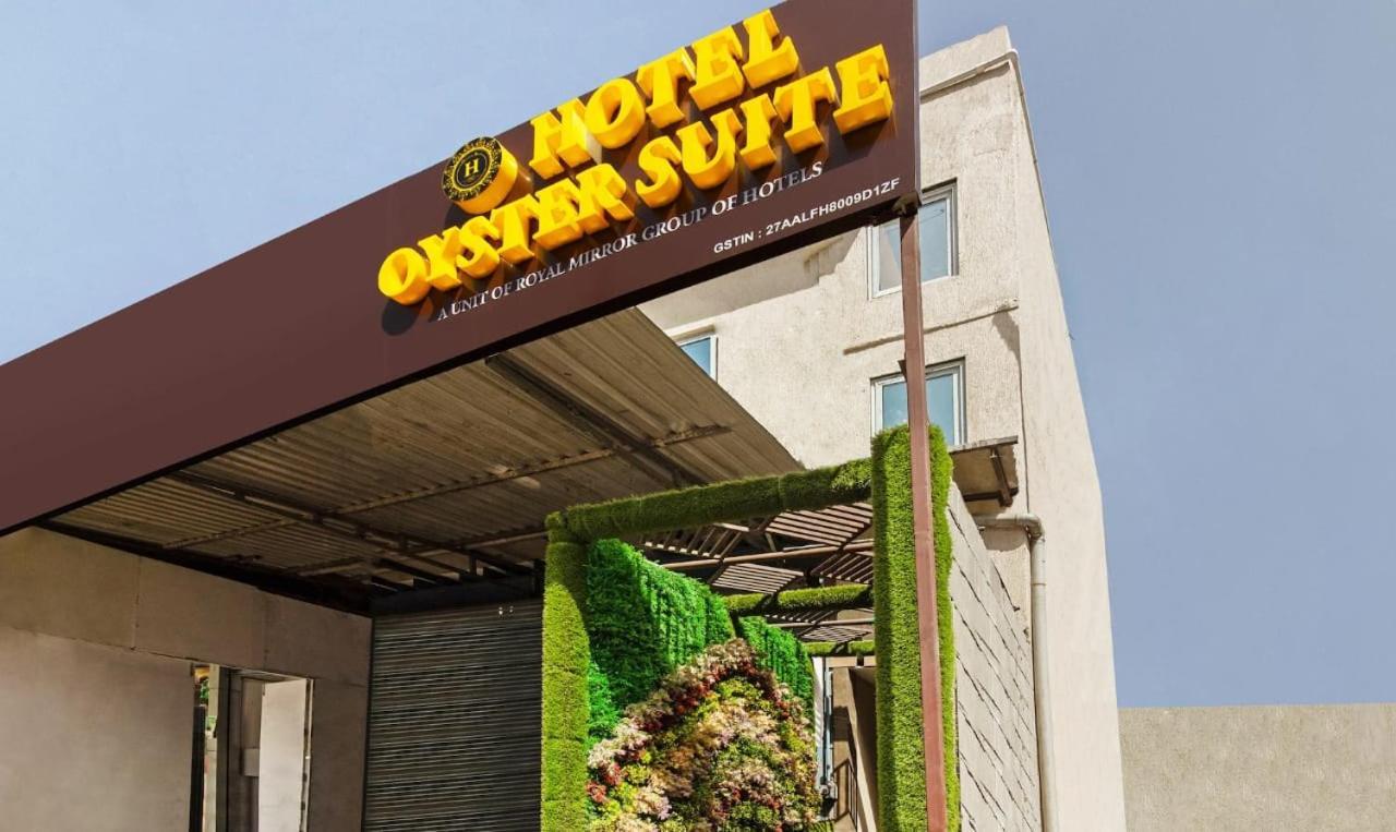 Hotel Oyster Suite Andheri West Мумбаи Экстерьер фото
